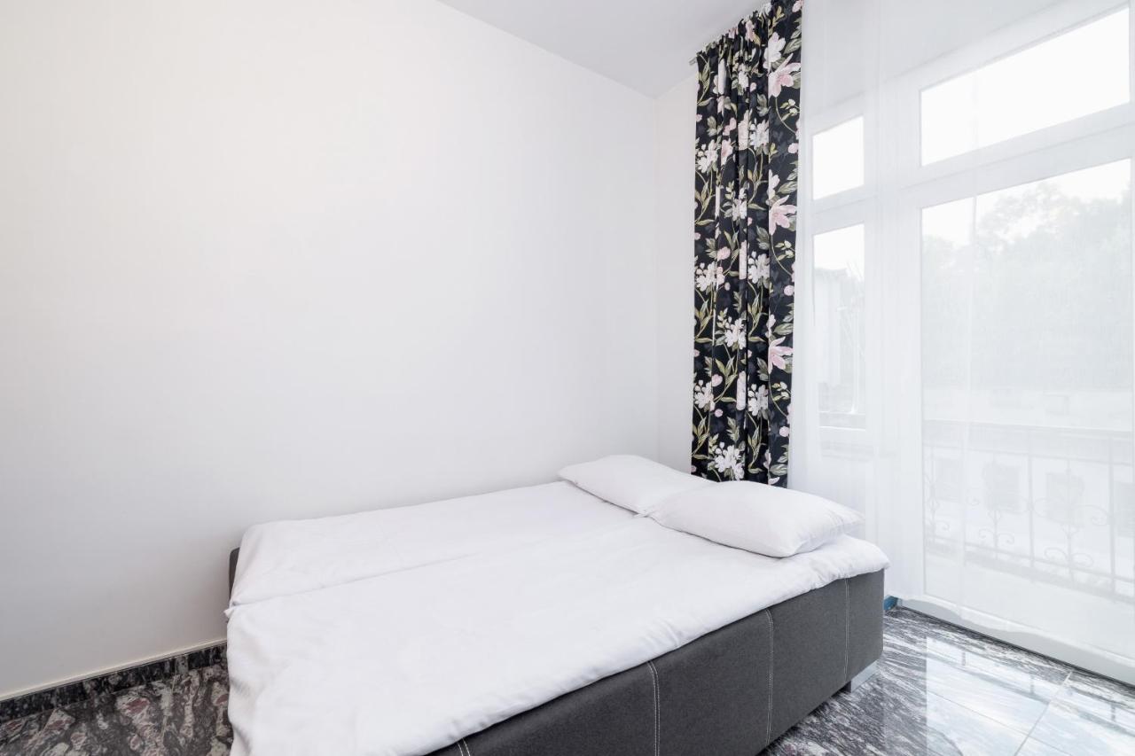 Apartments On Krupowki Street With Mountain View By Noclegi Renters Zakopane Extérieur photo