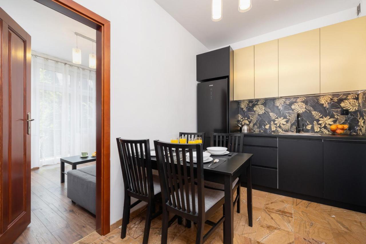 Apartments On Krupowki Street With Mountain View By Noclegi Renters Zakopane Extérieur photo