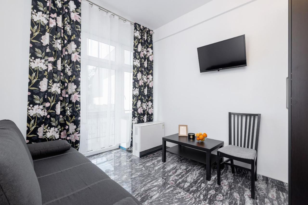 Apartments On Krupowki Street With Mountain View By Noclegi Renters Zakopane Extérieur photo